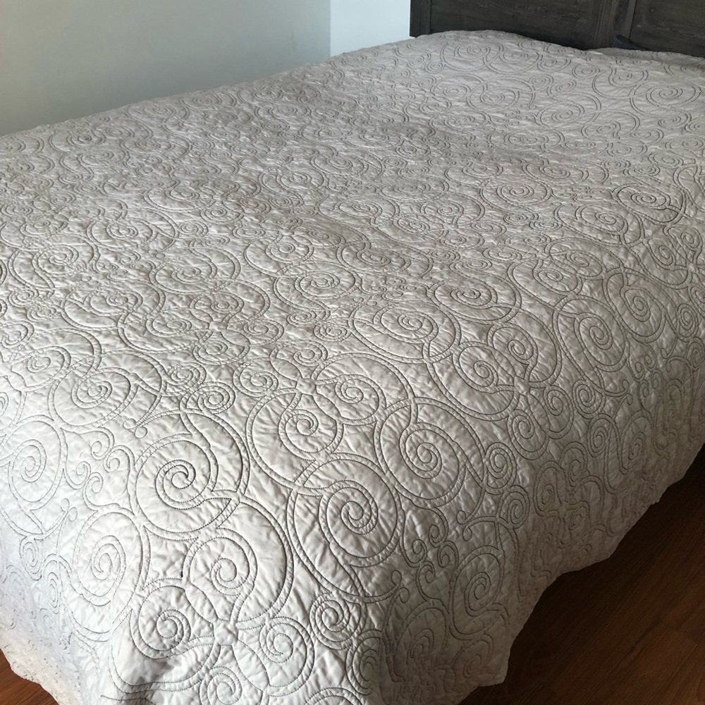 HOME TRENDS Beige and black Cotton Queen  Quilt